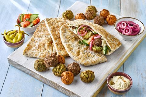 Warburtons Protein Soft Pittas - lifestyle shot 2100x1400