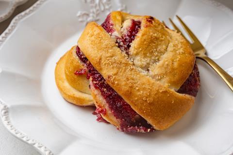 Delice de France wild berry knot
