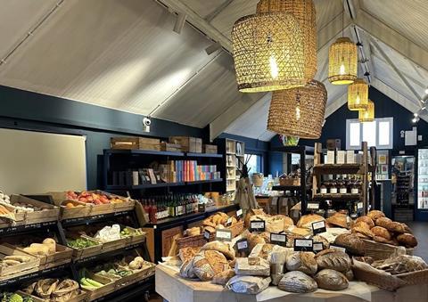 Two Magpies Bakery - Farm shop in Marlesford, Suffolk