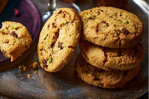 Dark chocolate & pistachio cookies