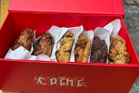 Creme cookies in a box