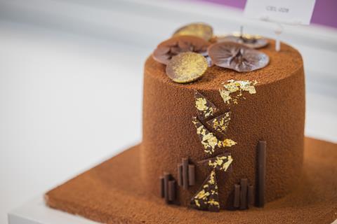 Chocolate Ganache Cake - Vivi's Cakery