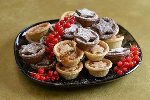 Chocolate & Orange mini mince pies with icing sugar