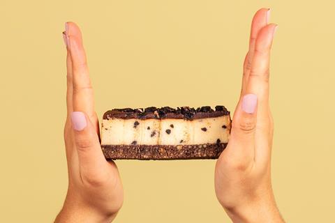 Handheld Cookies & Cream Cheesecake, The Delicious Dessert Company  2100x1400