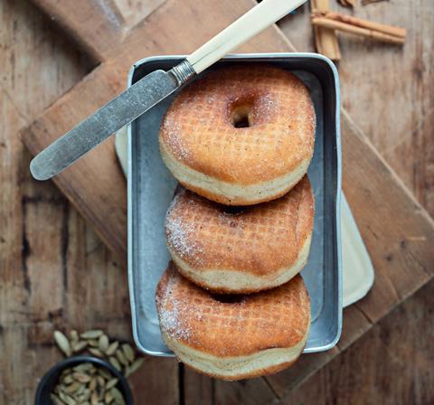 Pipp & Co -  Cinnamon Ring Doughnut  1927x1800