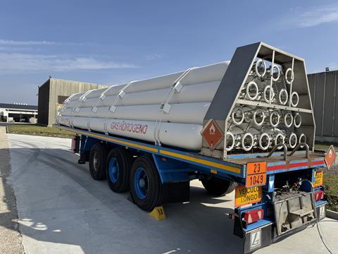 AMF Den Boer - Mobile hydrogen gas supply outside the bakery in Portugal