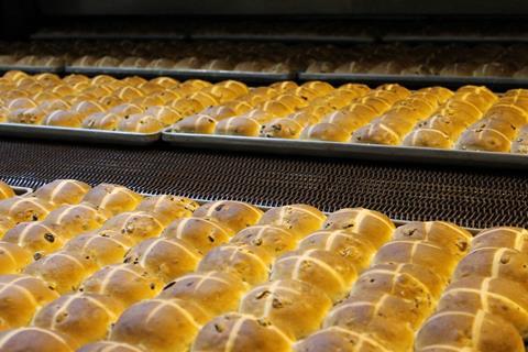 Fine Lady Bakeries - Hot cross buns production