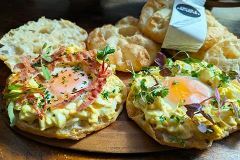 British Baker -  Egg roll prepared by Délifrance chefs - 2100x1400