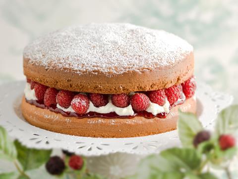 Victoria sponge with raspberries