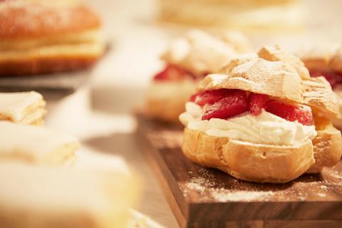 Cooplands strawberry & cream choux bun
