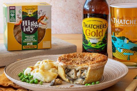 Higgidy - Creamy Chicken Mushroom & Thatchers Cider Pie - 2100x1400
