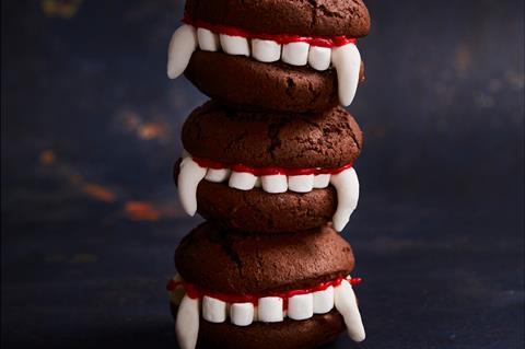 Chocolate Whoopee with teeth