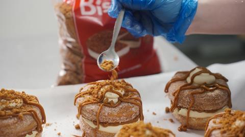 Lotus Bakeries - Soho Coffee staff makes Biscoff Sonuts