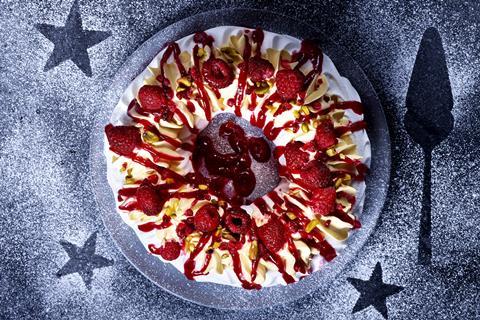 Asda Extra Special Raspberry, Pistachio, & Passionfruit Pavlova Wreath  2100x1400