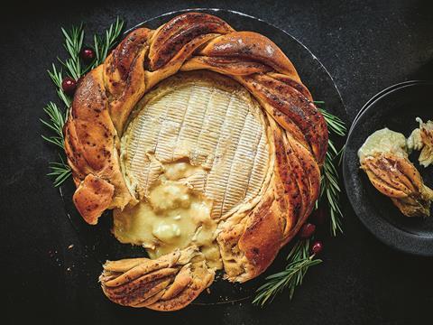 Garlic Butter Brie Wreath £17.50 890g