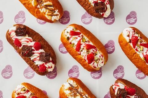 Finger Doughnuts with cream