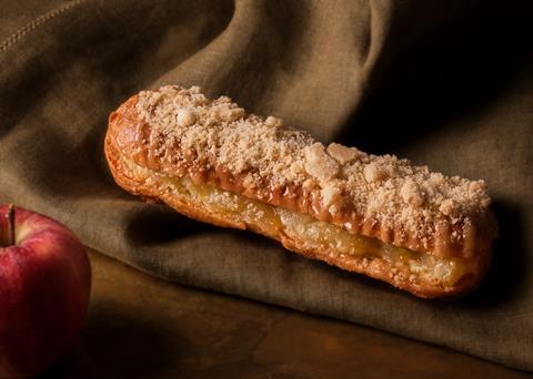 Apple Crumble Éclair Lifestyle