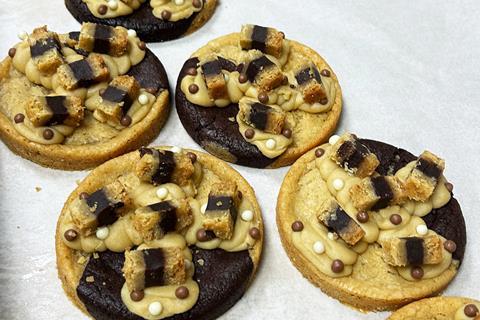 Blondies Kitchen - Brookie Dough Cookie