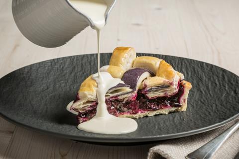 Macphie - A blueberry tart made with plant-based glaze and served with plant-based cream alternative  2100x1400