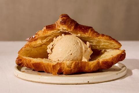 Ole & Steen - Cinnamon Social Gelato Croissant - 2100x1400