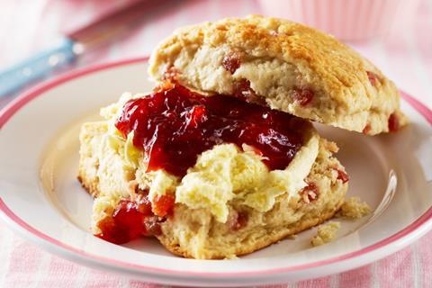 Asda strawberry & cream scones with jam