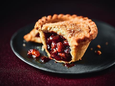 M&S - Amarena Cherry, Blood Orange & Port Mince Pies - 2100px