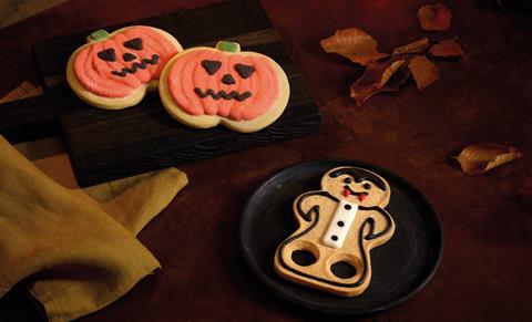 Costa Walking Vampire Gingerbread and Mallow Pumpkin Shortcake