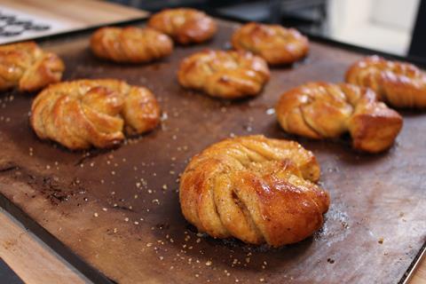 Mini Miss Bread cinnamon buns