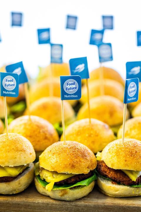 Burger-with-the-bread-for-the-future RS